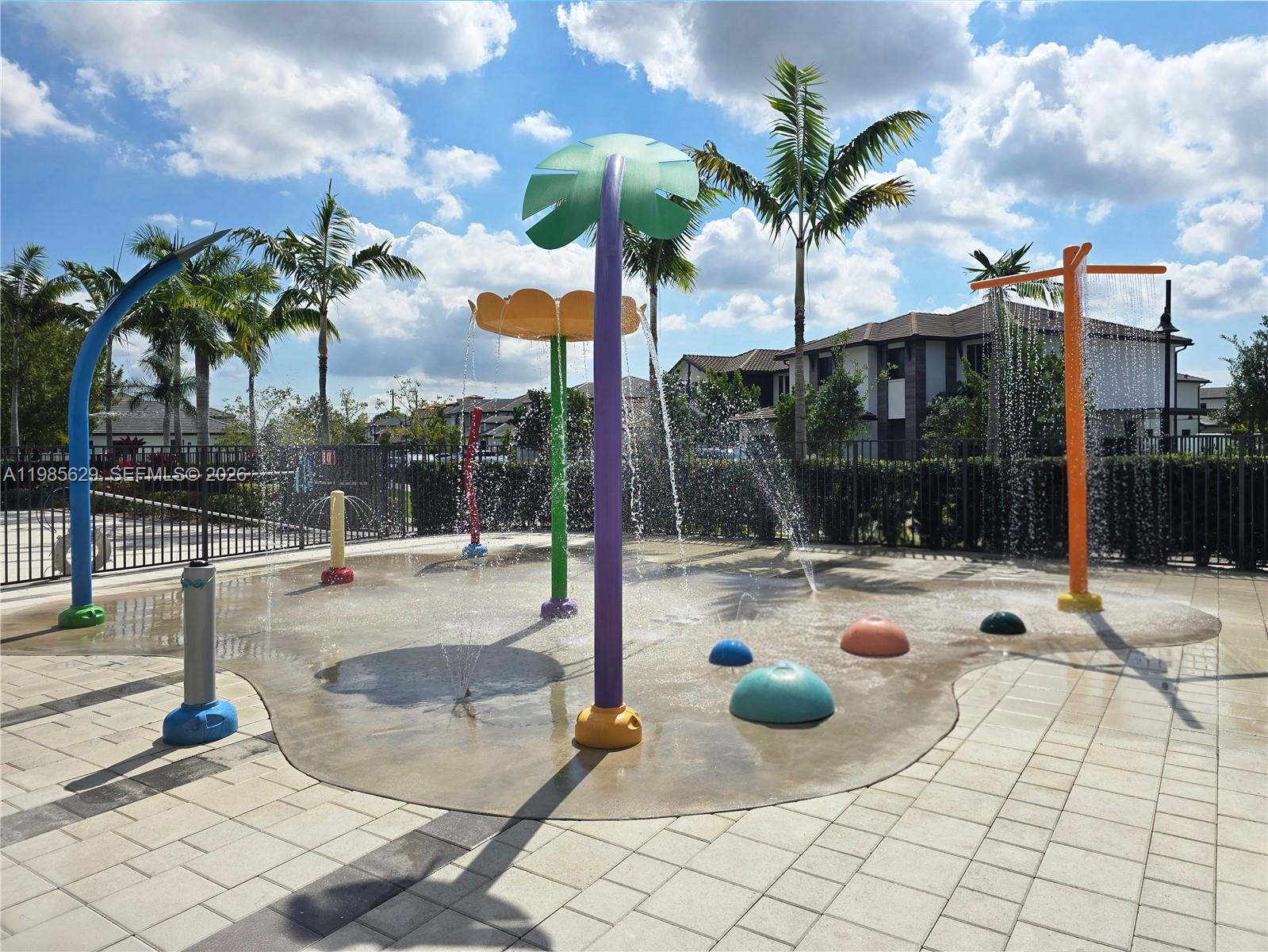 DOWNTOWN DORAL SOUTH PHAS - Residential