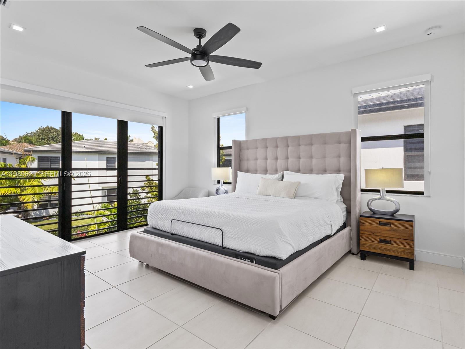 DOWNTOWN DORAL SOUTH PHAS - Residential