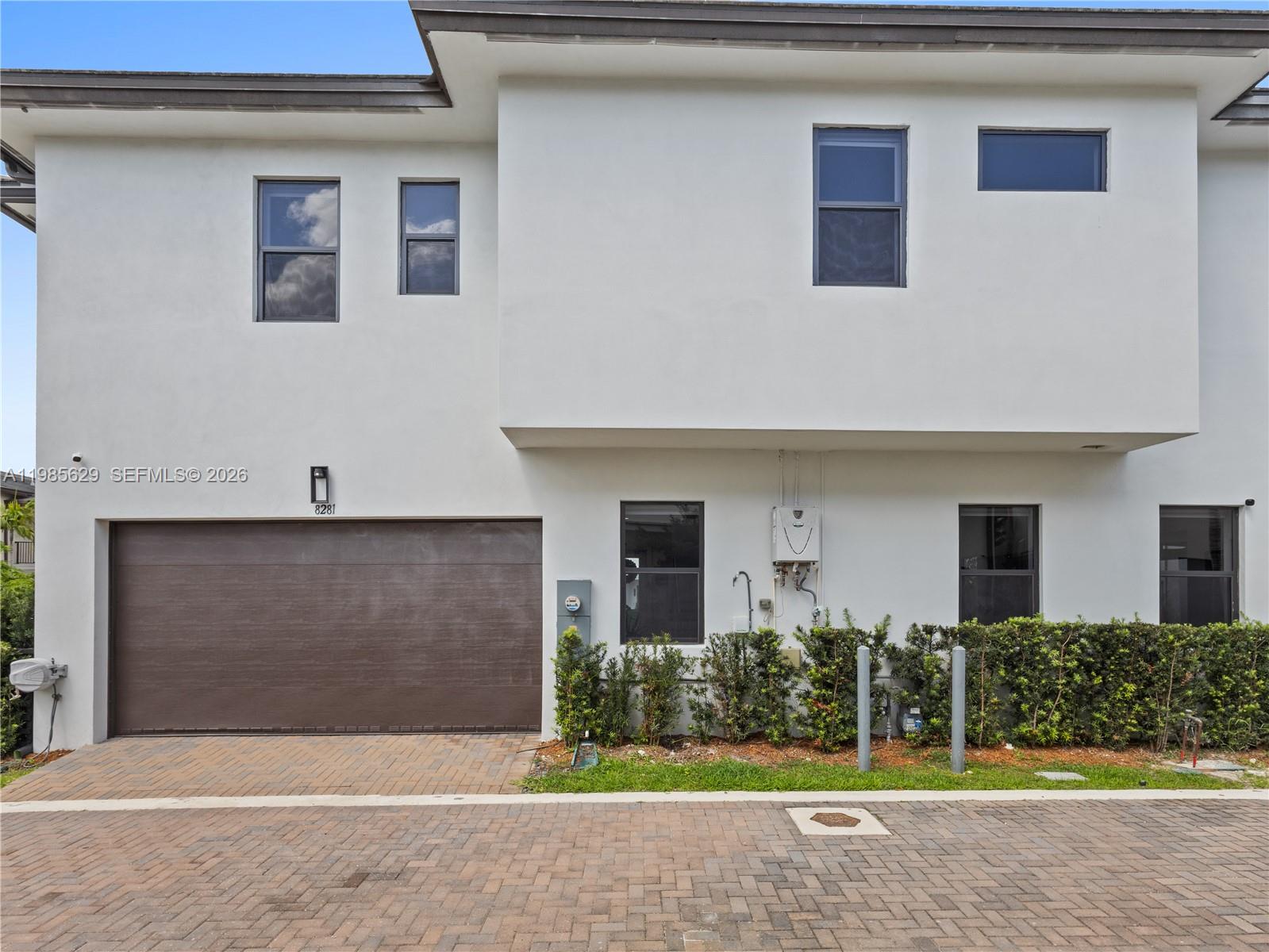 DOWNTOWN DORAL SOUTH PHAS - Residential