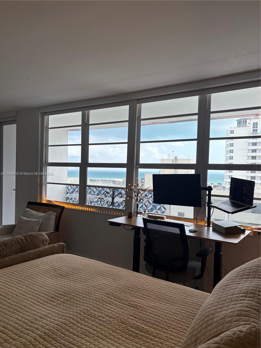 100 LINCOLN RD 1128