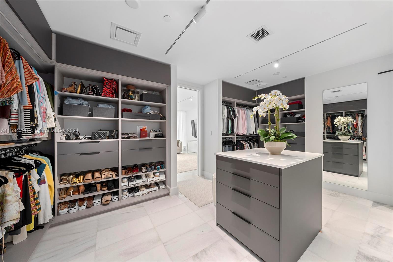 ESCOTTONIA PARK - Residential