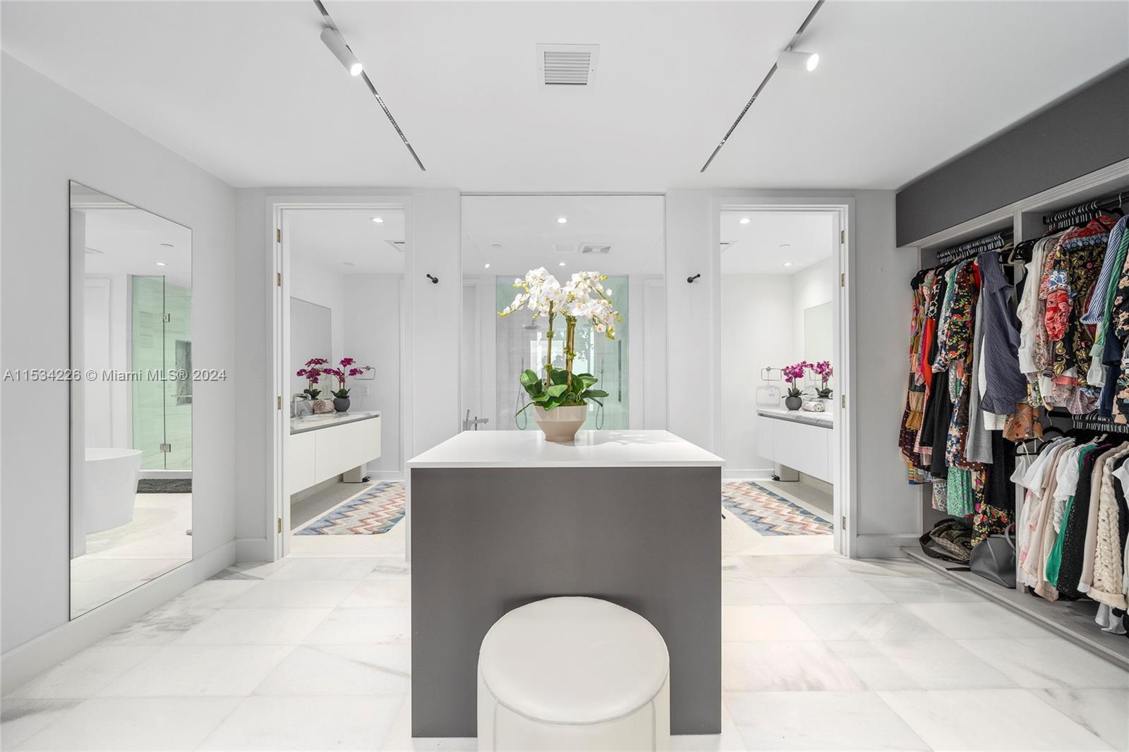 ESCOTTONIA PARK - Residential