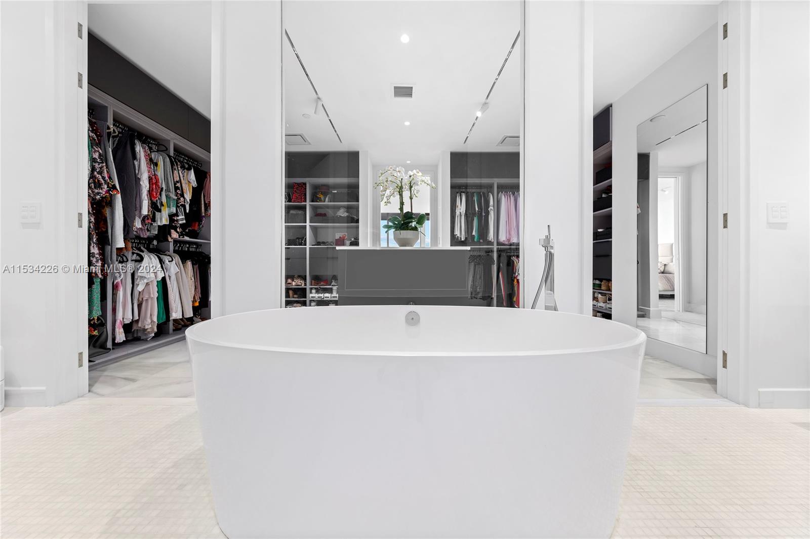 ESCOTTONIA PARK - Residential