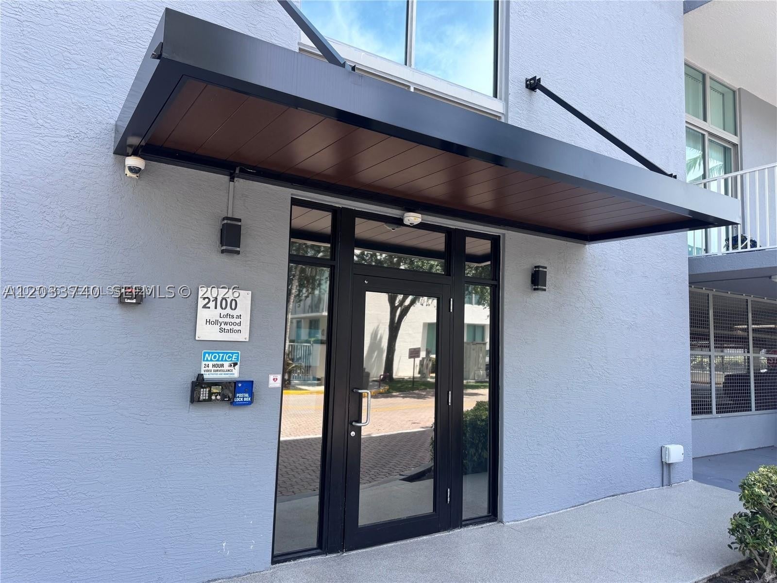 2100 Van Buren St 322