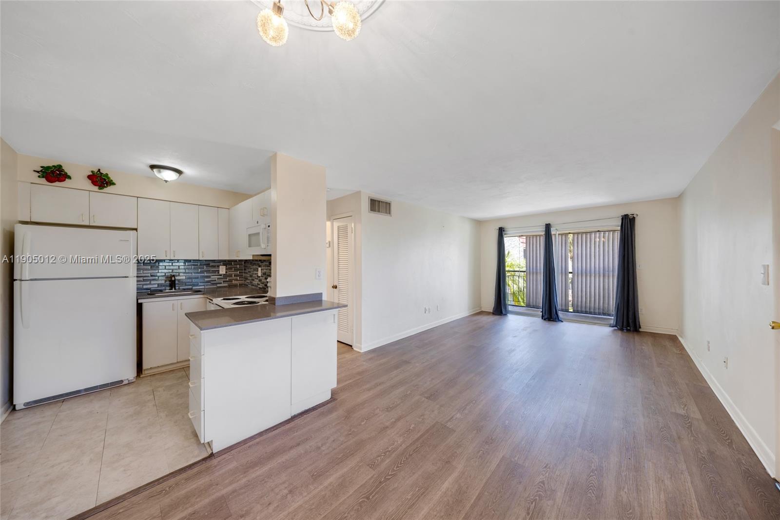 CASA GRANADA CONDO - Residential Lease