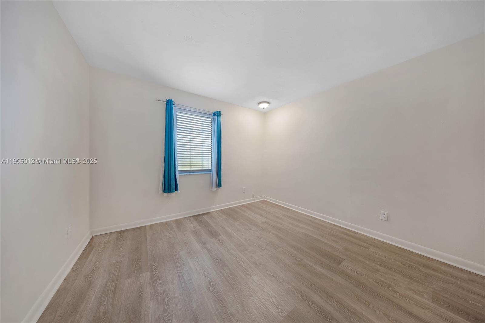 CASA GRANADA CONDO - Residential Lease