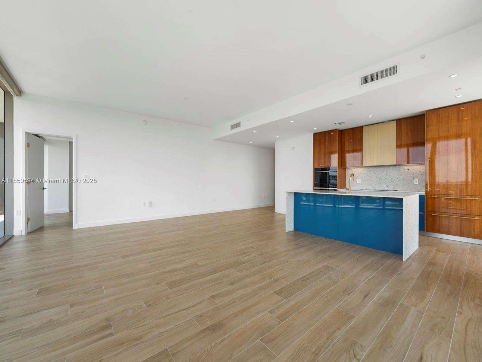 2678 Tigertail Ave 1601