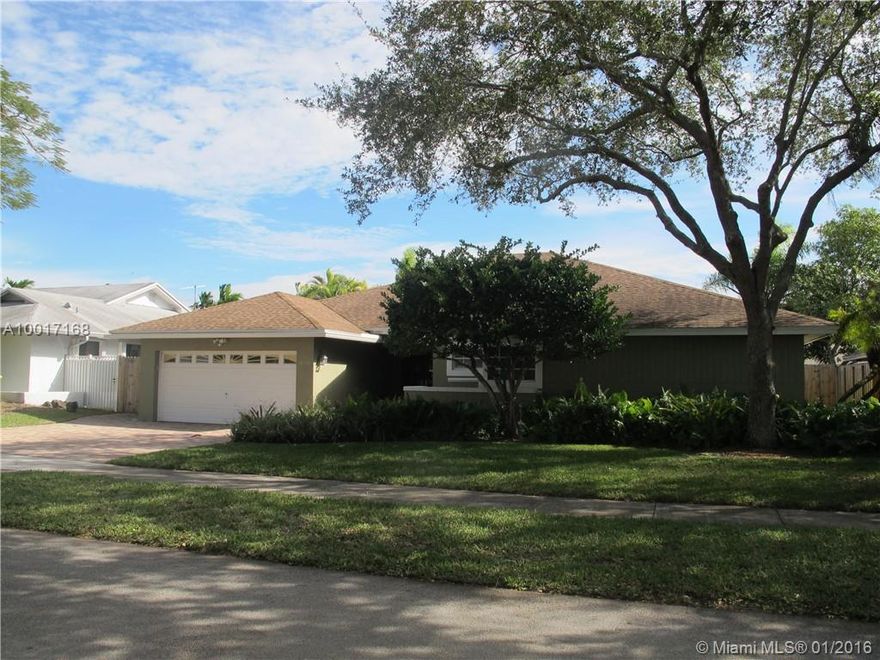 Beautiful 4 bedroom, 2 bathroom pool home in a great family oriented neighborhood. The large screened patio and deck make this home perfect for entertaining. High ceilings enhance the bright and spacious floor plan. Recent updates include paved driveway, fence, bathroom and pool has been resurfaced. No homeowners association! Near a shopping center with a Publix.