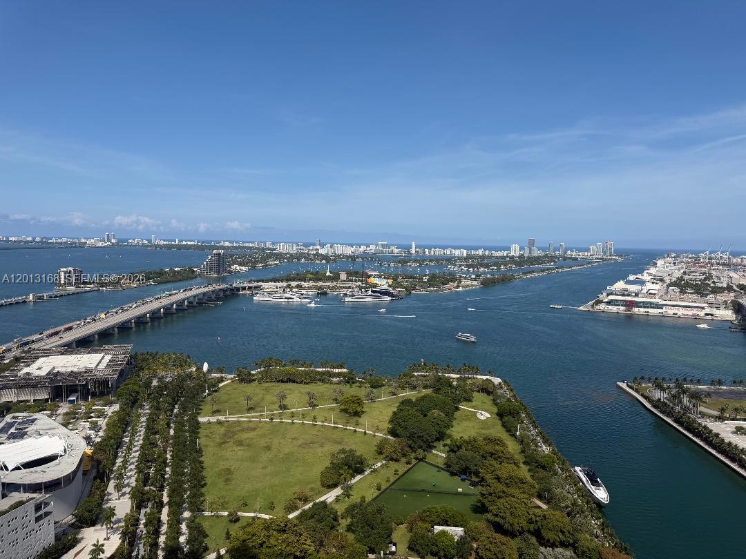 900 Biscayne Blvd 4006