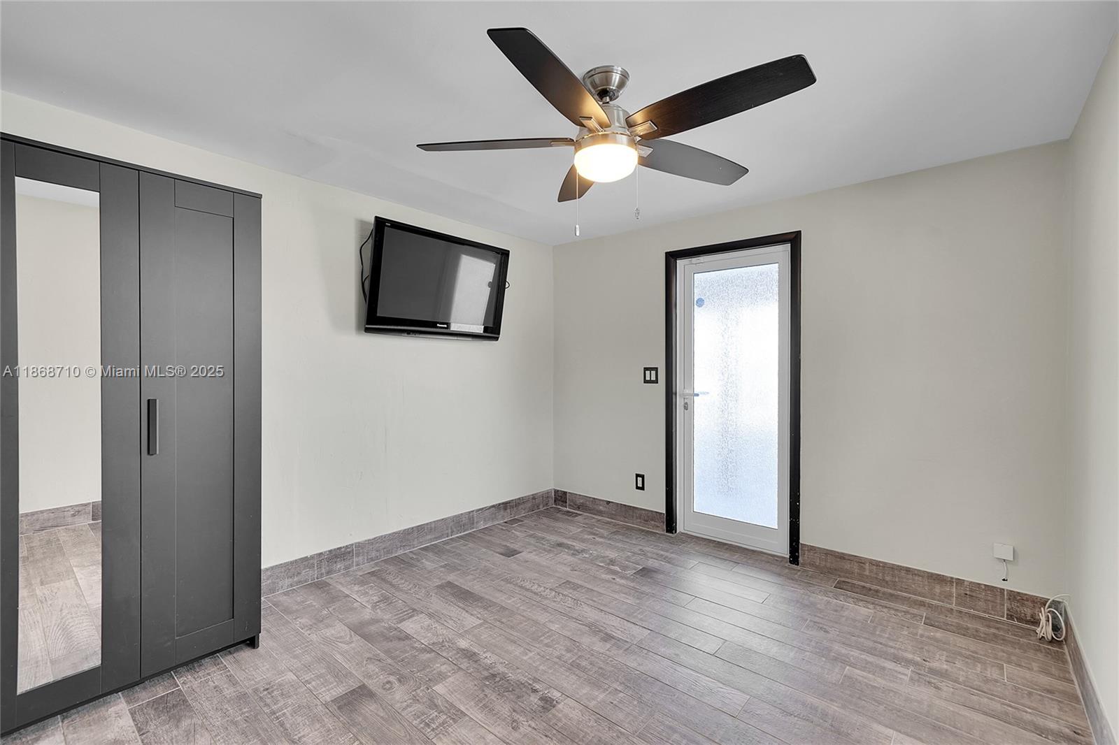 SNUG HARBOR SEC FOUR - Residential