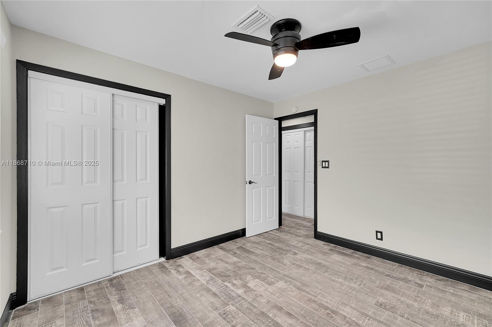 SNUG HARBOR SEC FOUR - Residential