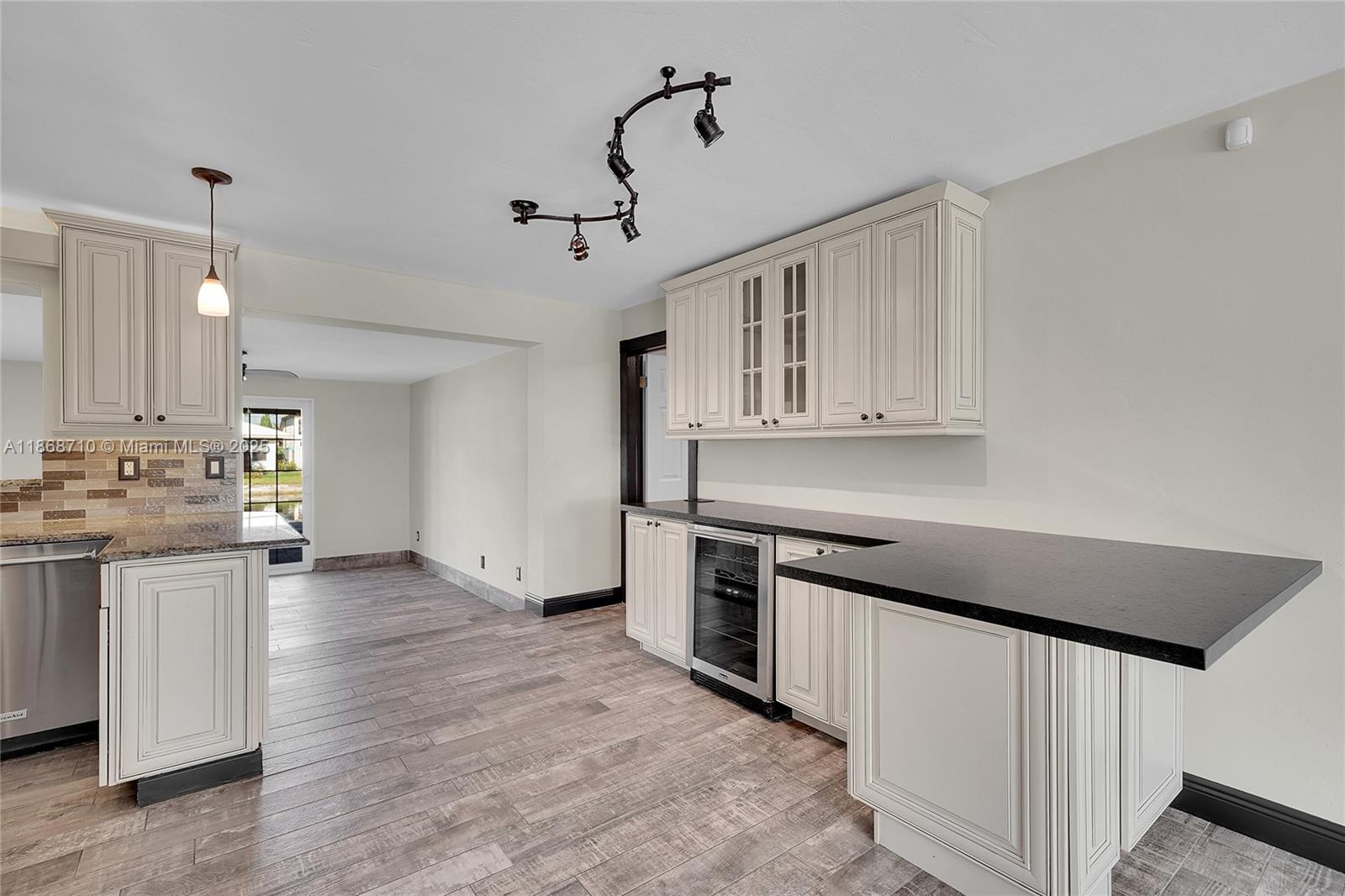 SNUG HARBOR SEC FOUR - Residential