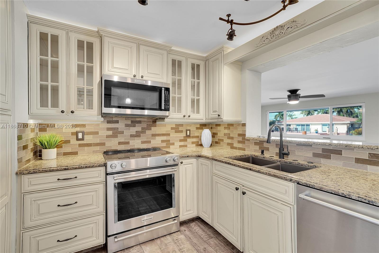 SNUG HARBOR SEC FOUR - Residential