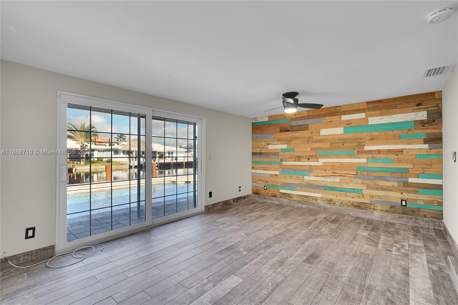 SNUG HARBOR SEC FOUR - Residential