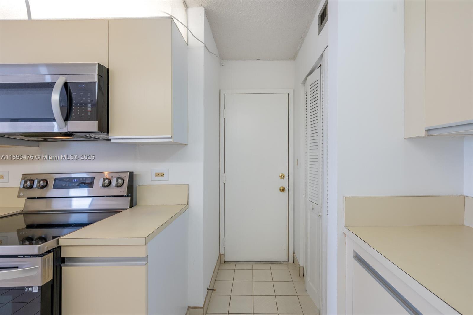 SUMMIT CONDO - Residential Lease