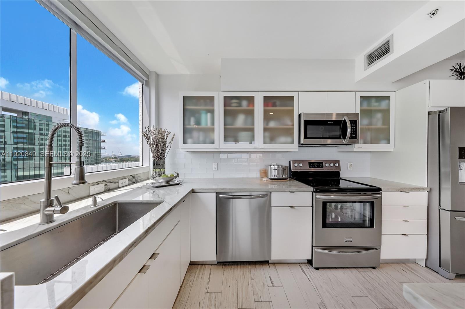 THE WAVERLY AT SOUTH BEAC - Residential