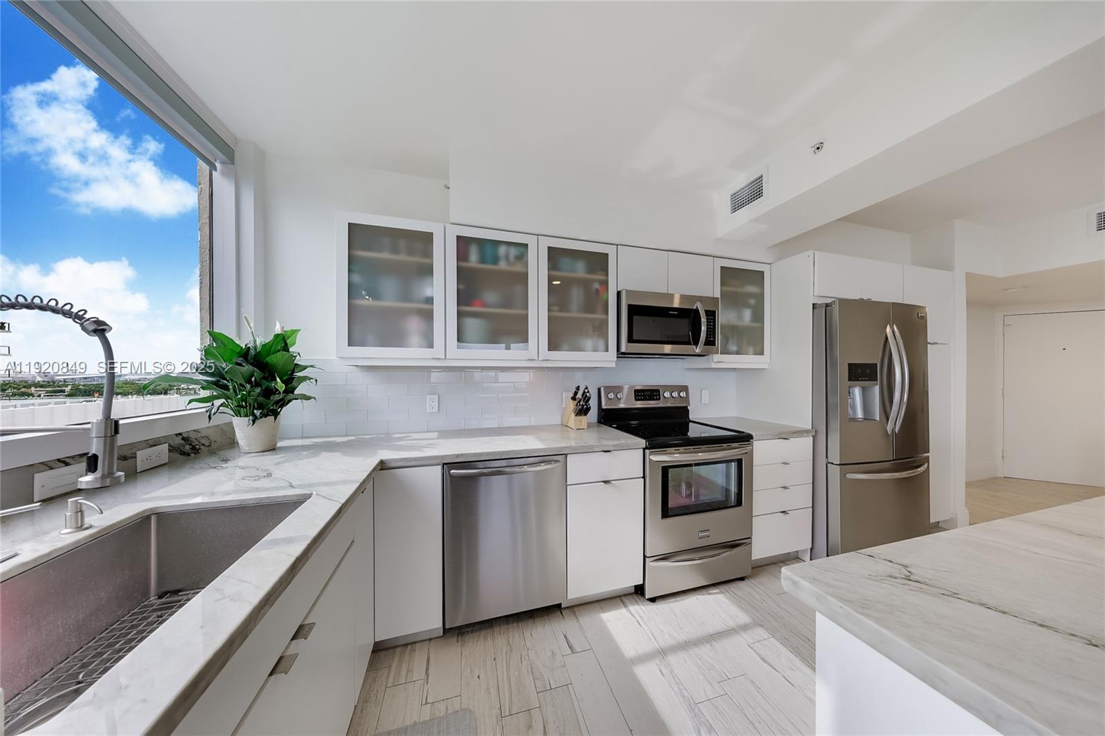 THE WAVERLY AT SOUTH BEAC - Residential