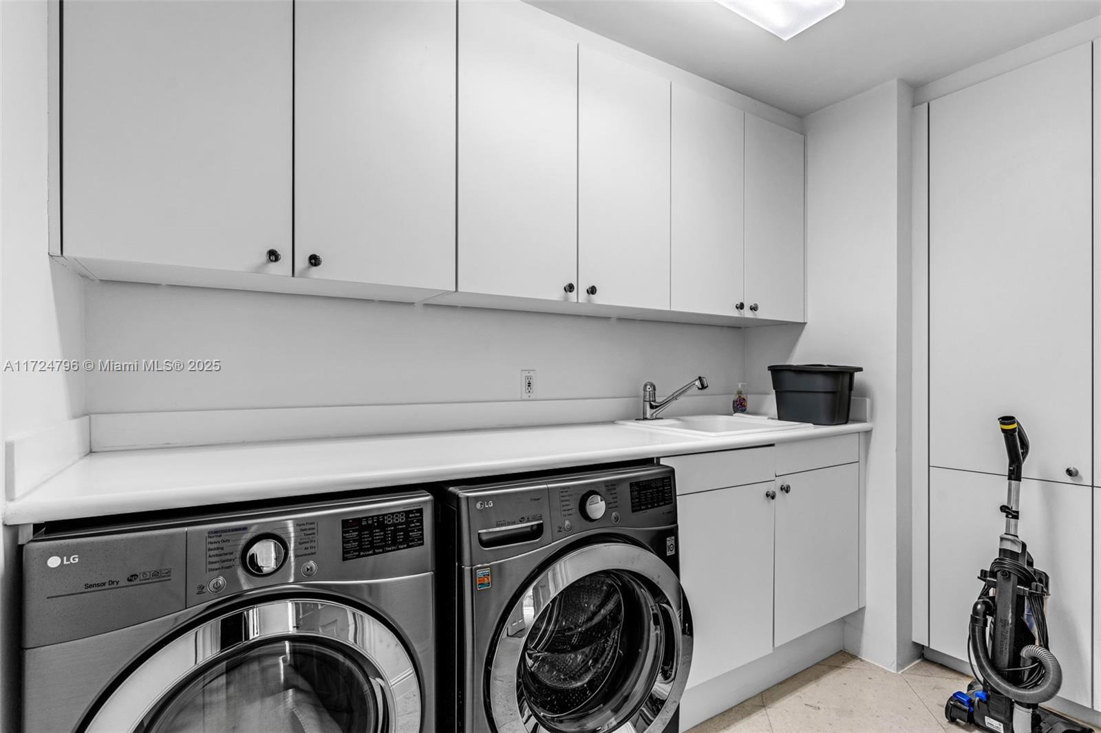 10295 COLLINS AVE RESDNTA - Residential Lease