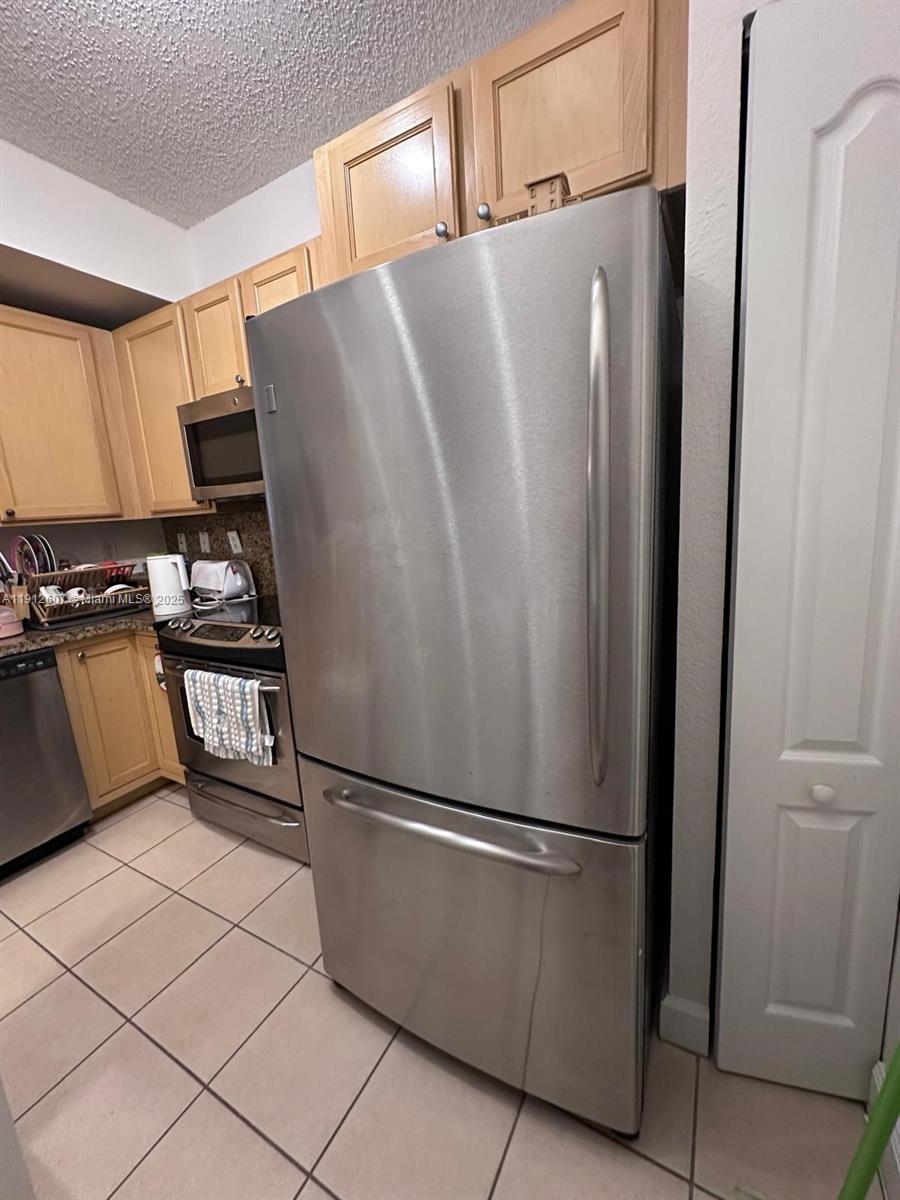 VALENCIA CONDO - Residential Lease