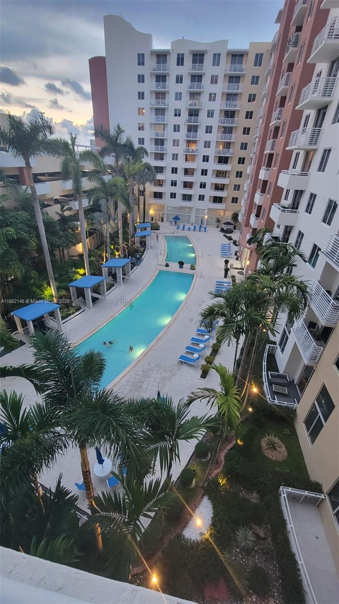 Beautiful 1 bed furniture apartment,recentky painted , washer and dryer inside, Resort style amenities , great location , malls , restaurants and much more, Dot miss it