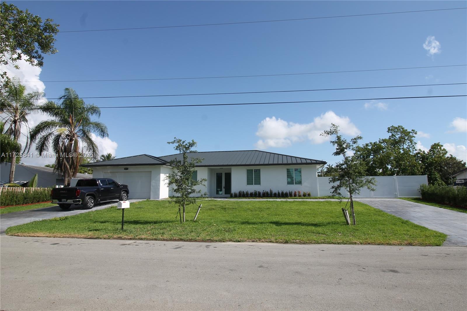 18071 Sw 176 St, Miami, Broward County, Florida - 4 Bedrooms  
3 Bathrooms - 