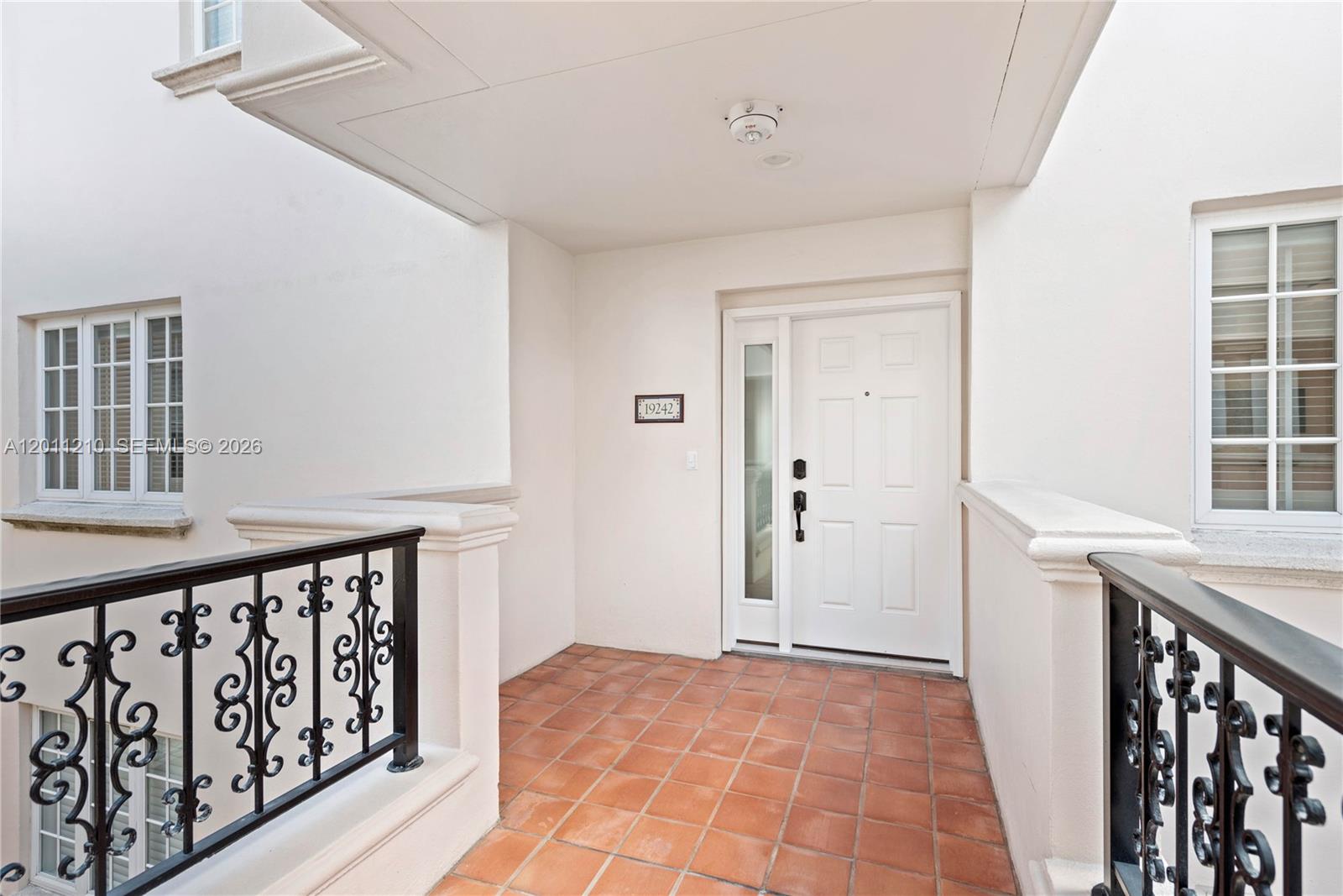 SEASIDE CONDO - Residential