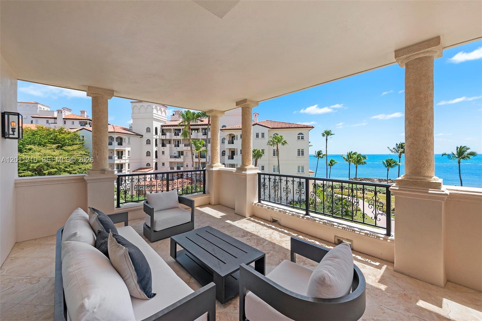 SEASIDE CONDO - Residential