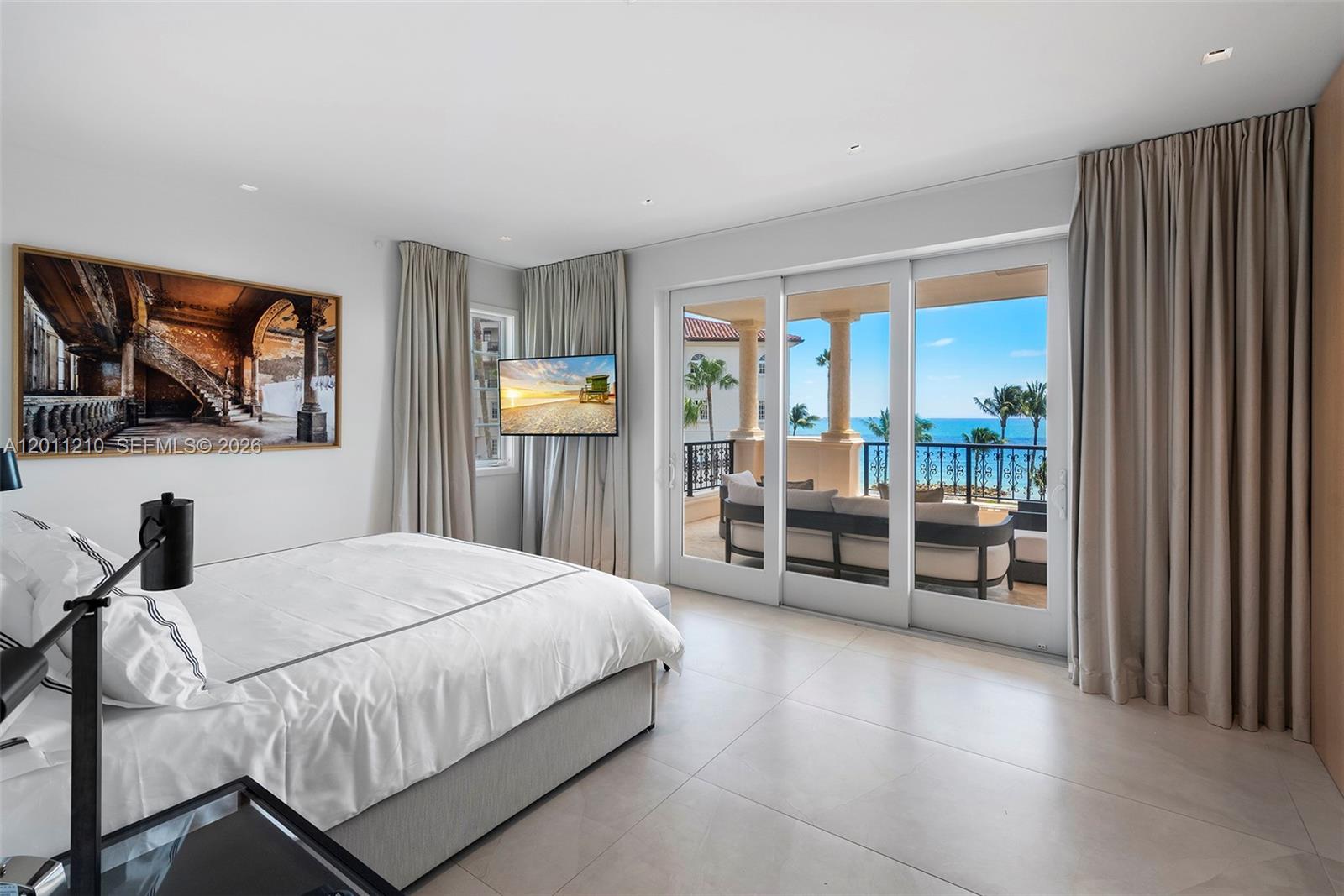 SEASIDE CONDO - Residential
