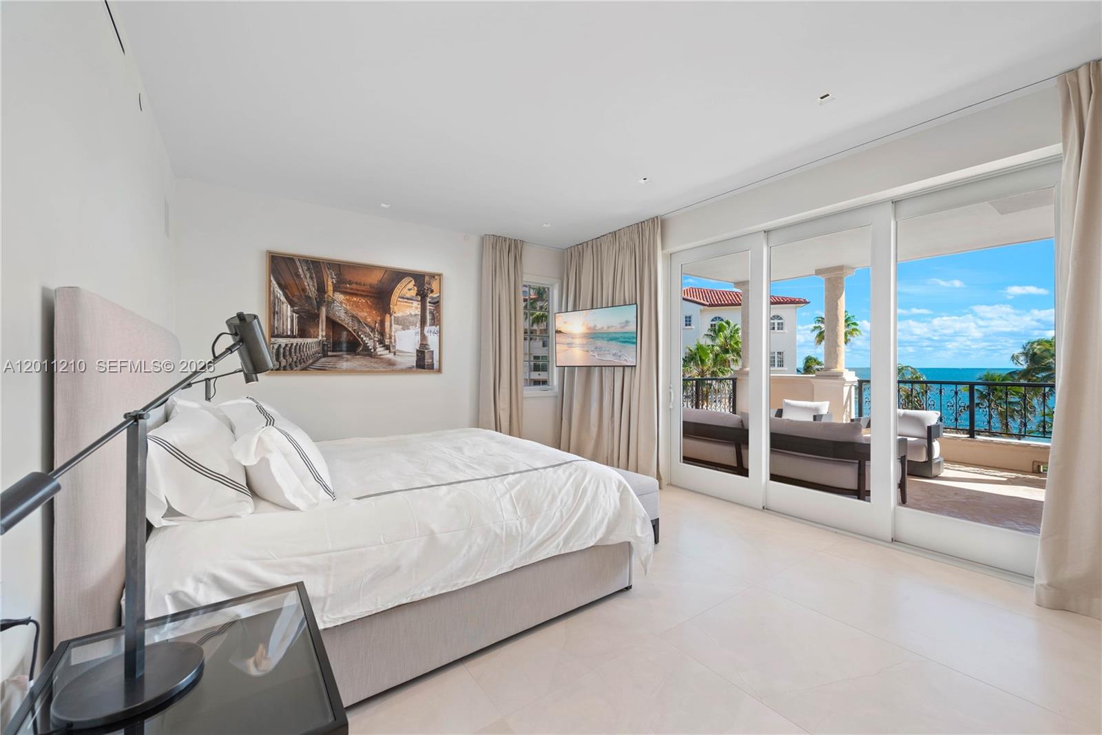 SEASIDE CONDO - Residential