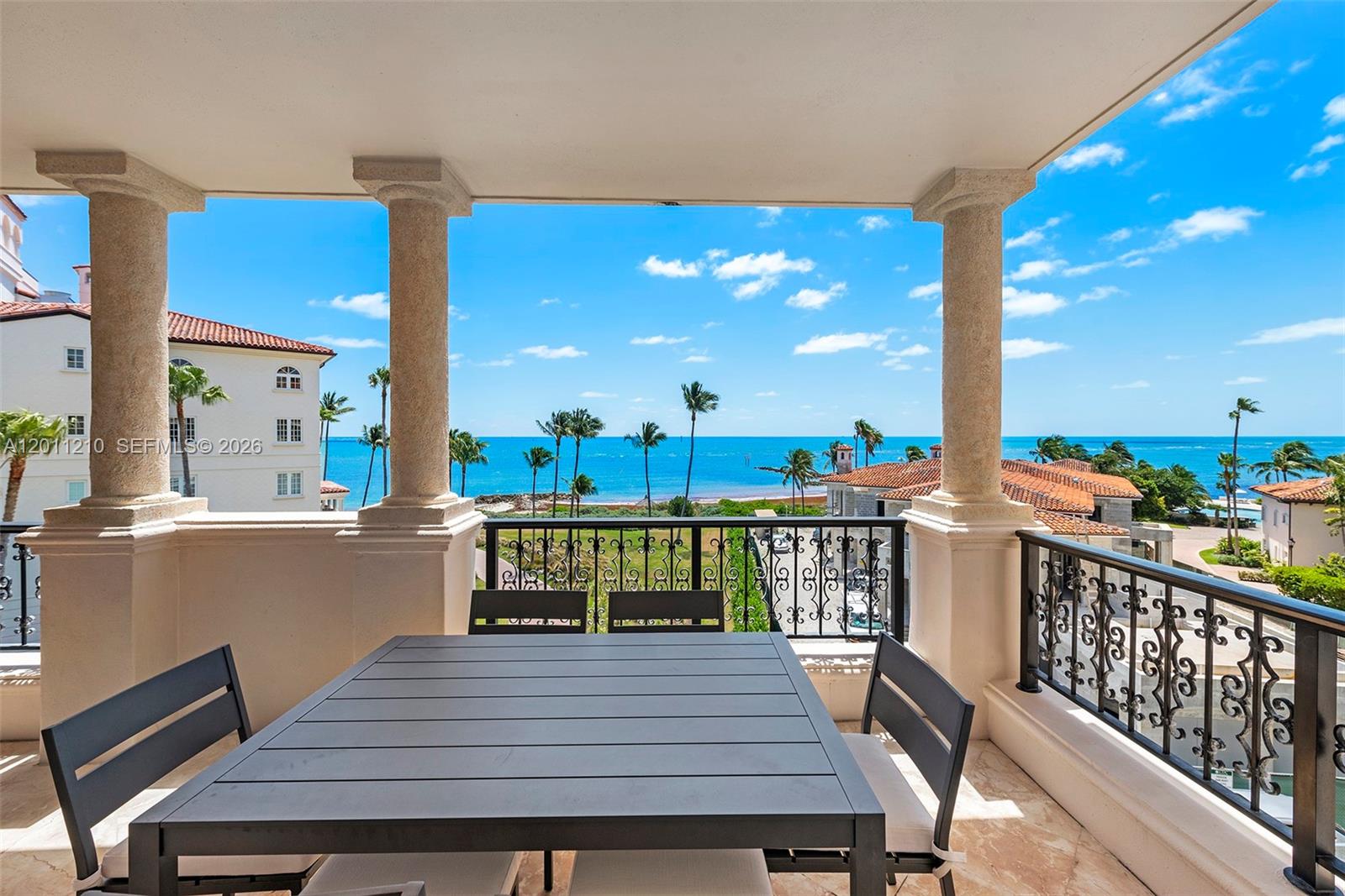 SEASIDE CONDO - Residential