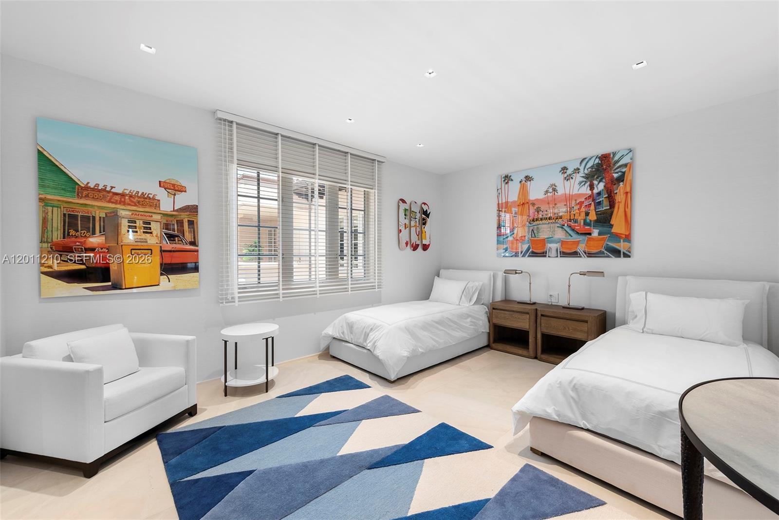 SEASIDE CONDO - Residential