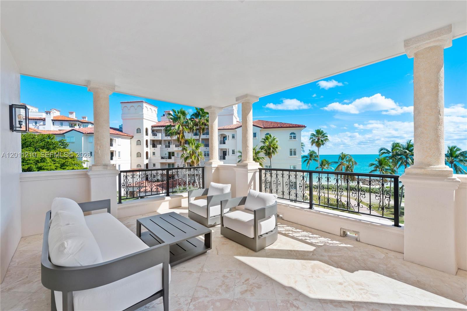 SEASIDE CONDO - Residential