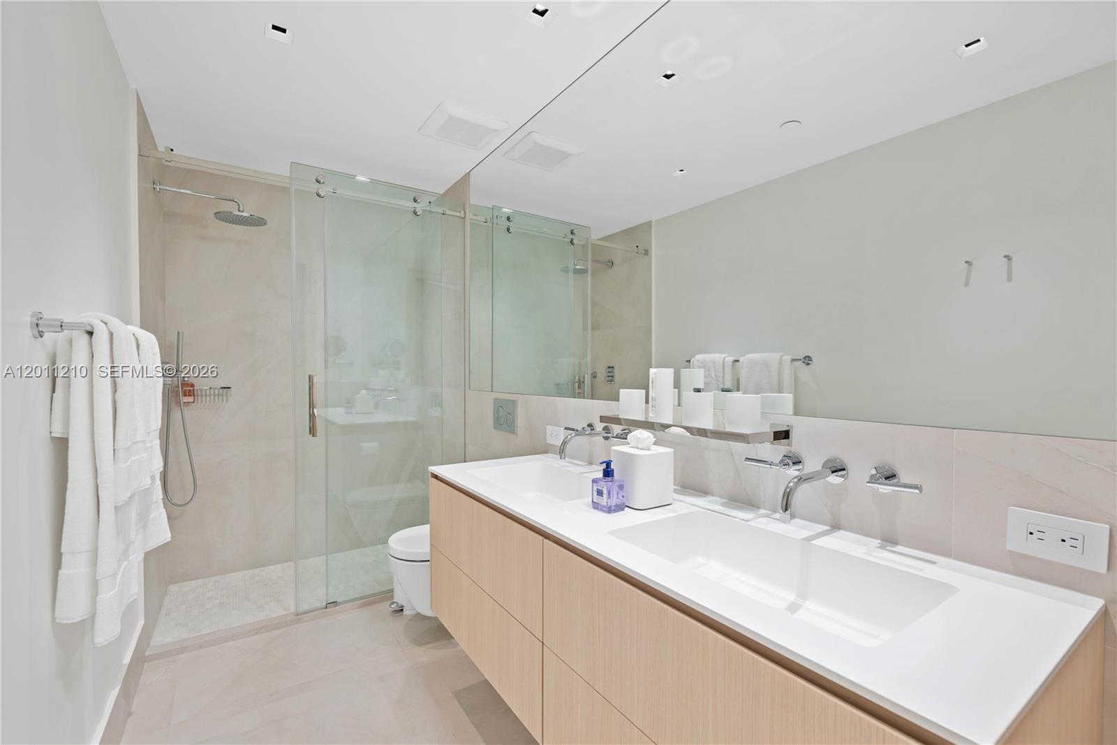 SEASIDE CONDO - Residential