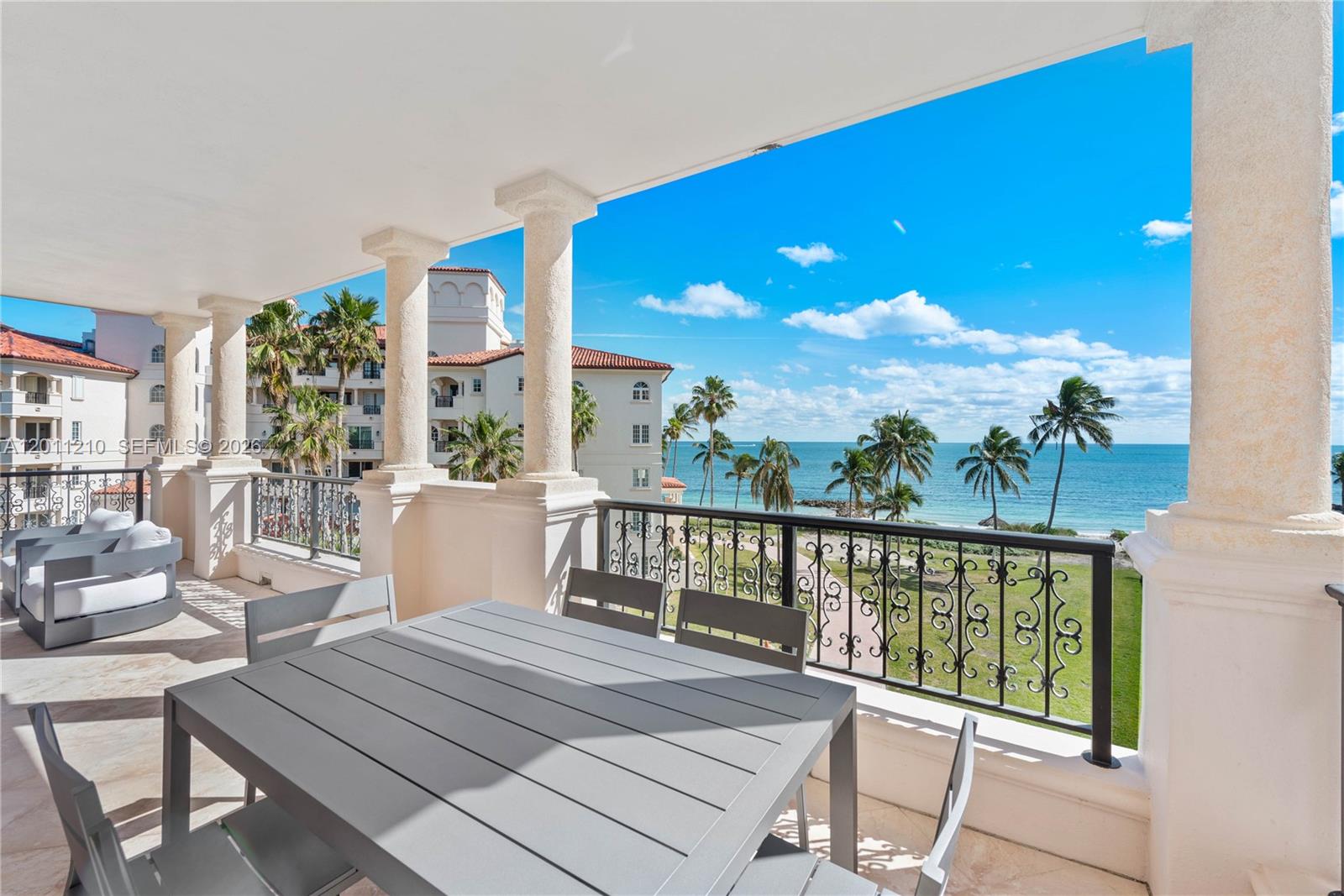 SEASIDE CONDO - Residential