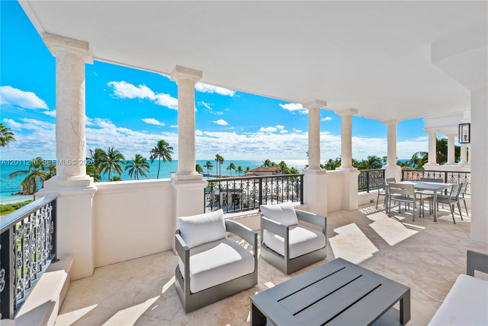 SEASIDE CONDO - Residential
