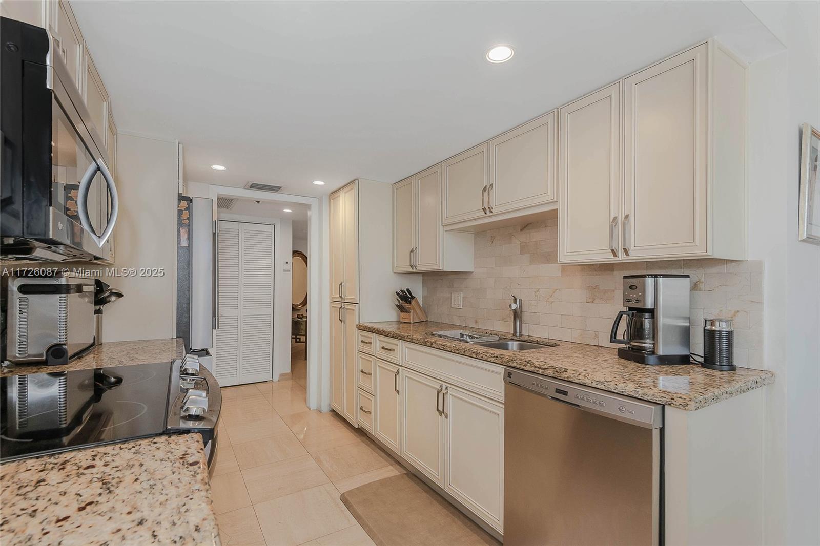 Anchor Bay Club - Residential