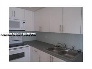 LAKEWOOD AT EMERALD HILLS - Residential Lease