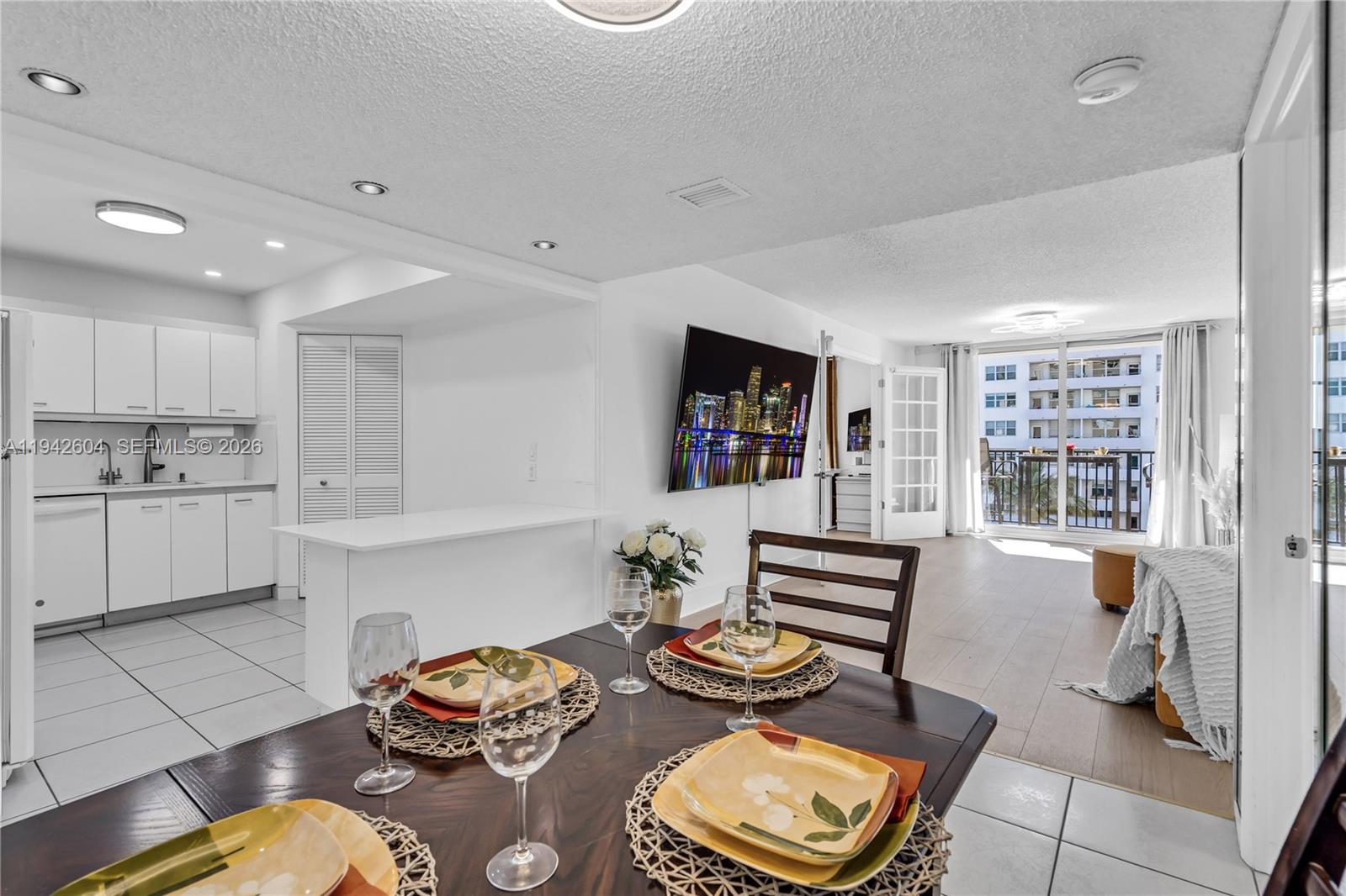 MANATEE CONDO - Residential