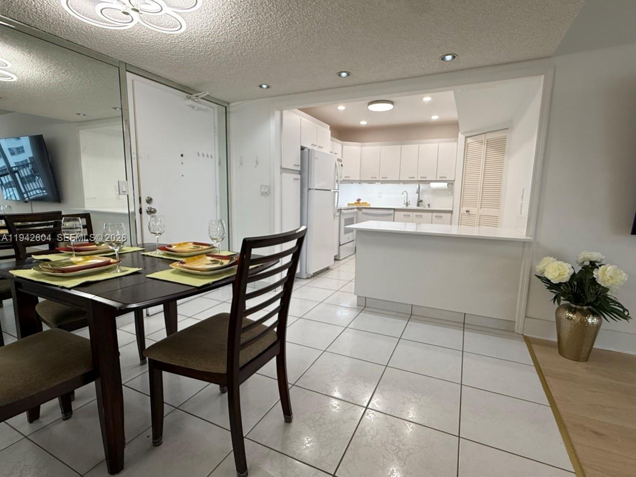 MANATEE CONDO - Residential