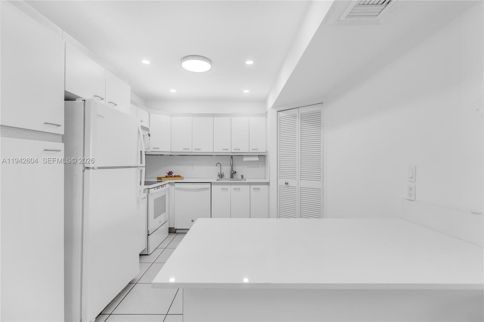 MANATEE CONDO - Residential