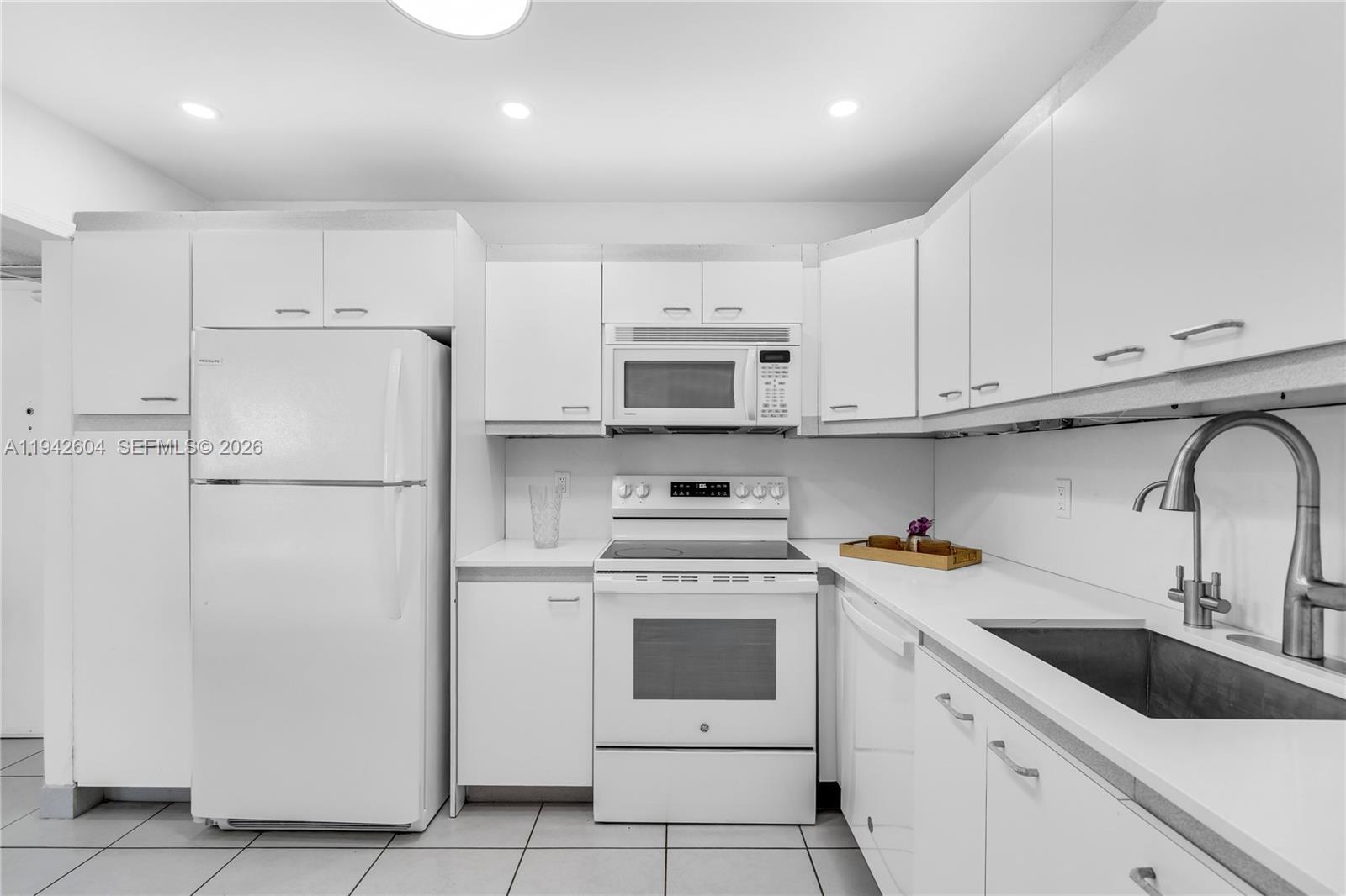 MANATEE CONDO - Residential