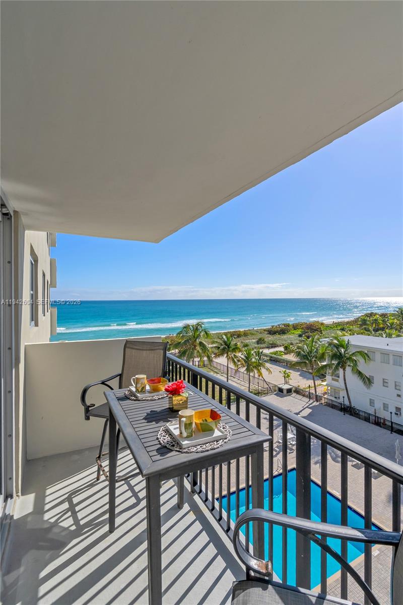 MANATEE CONDO - Residential