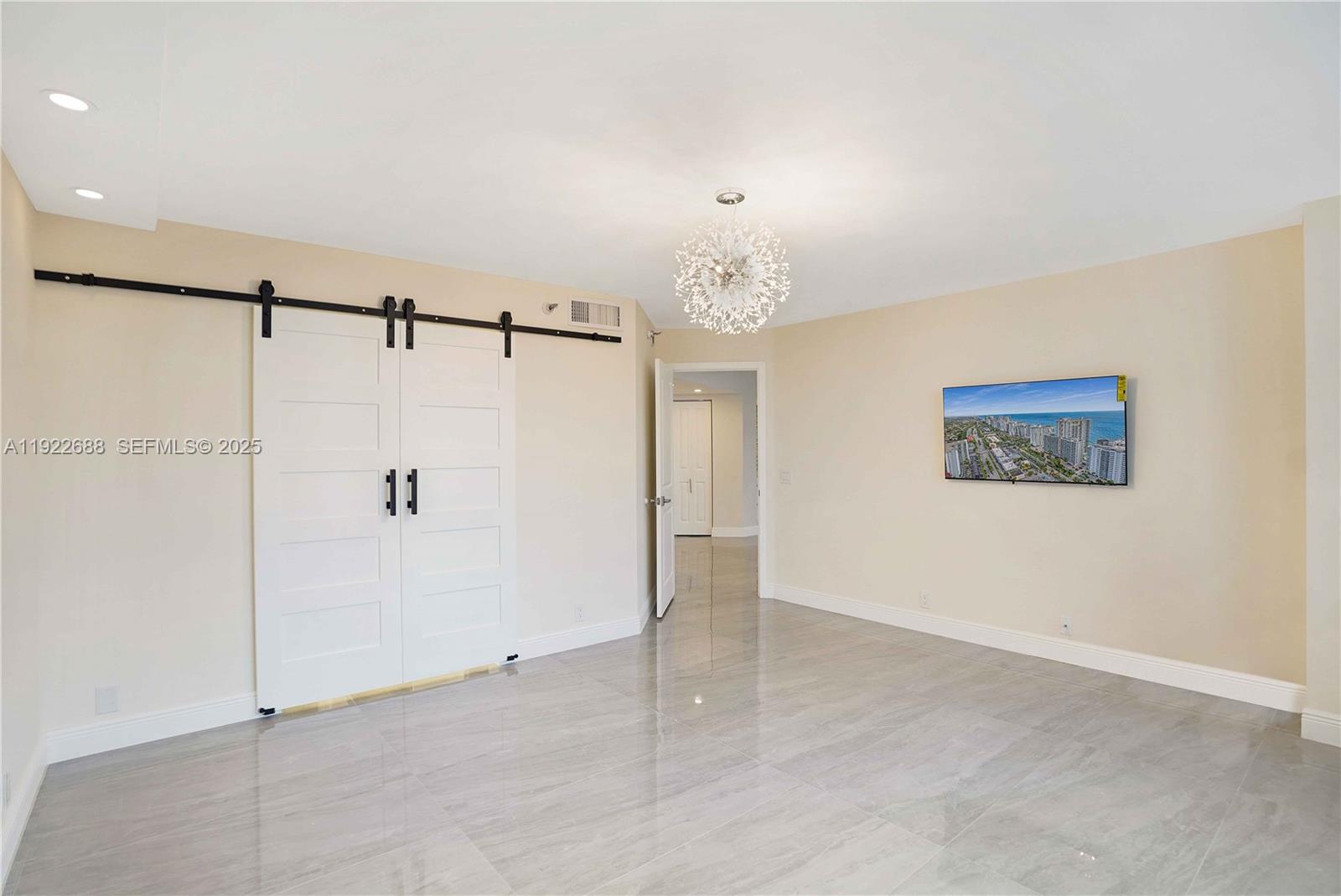 3500 Mystic Pointe Dr 1206