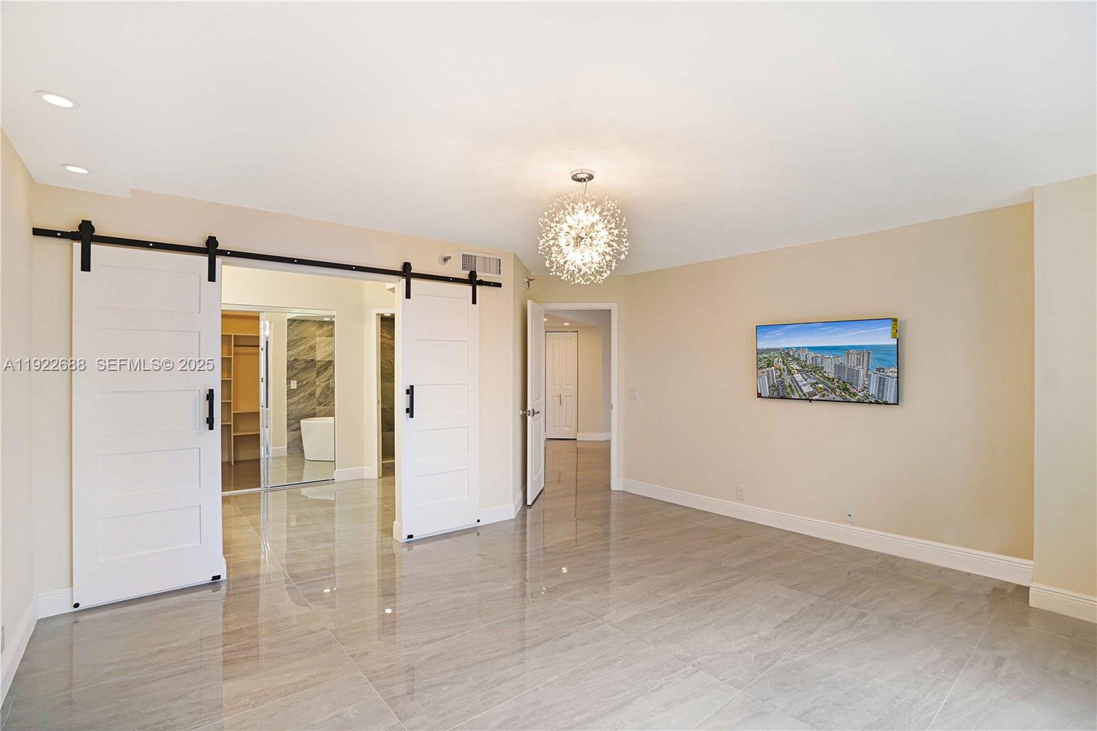 3500 Mystic Pointe Dr 1206