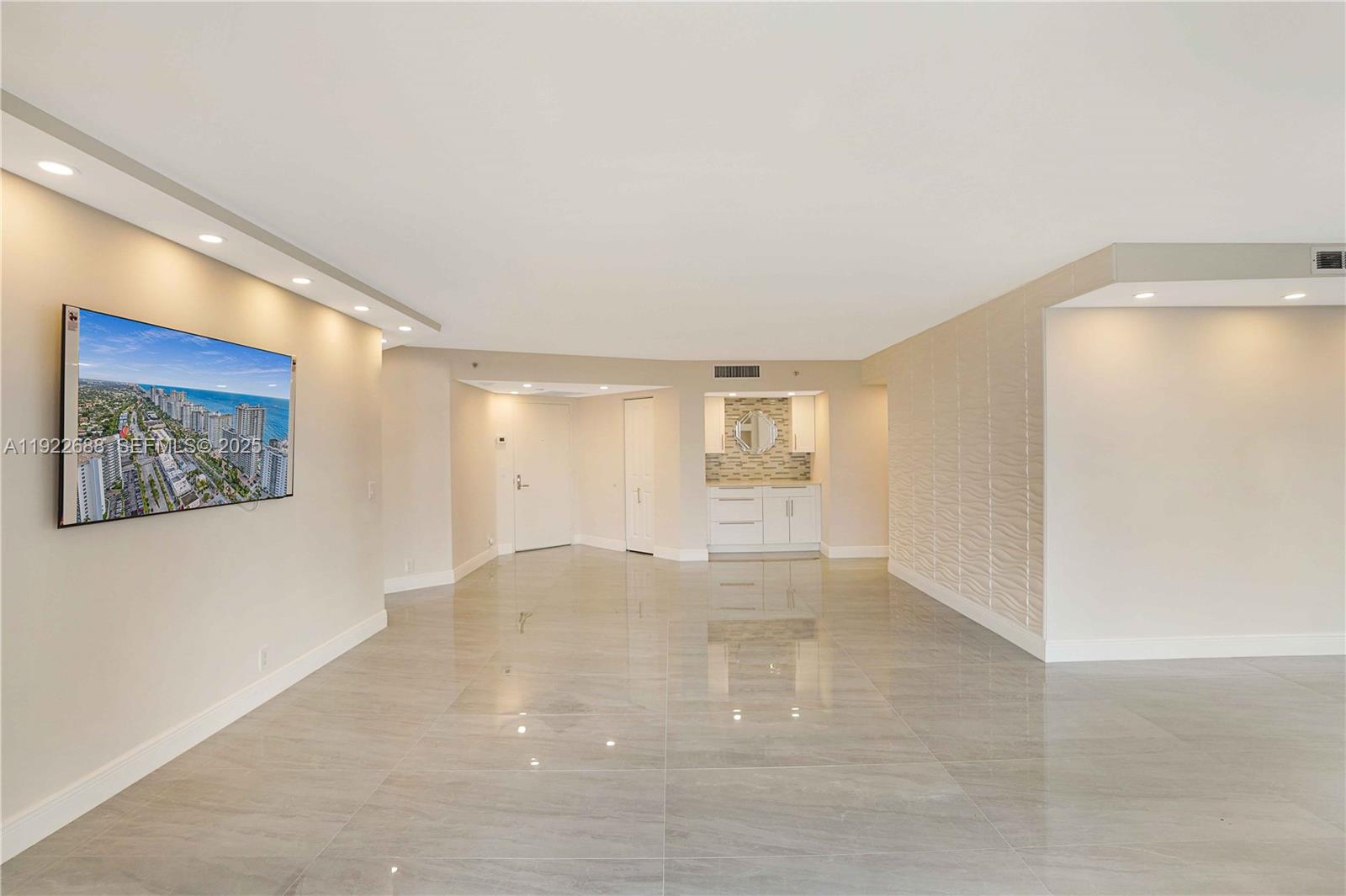 3500 Mystic Pointe Dr 1206