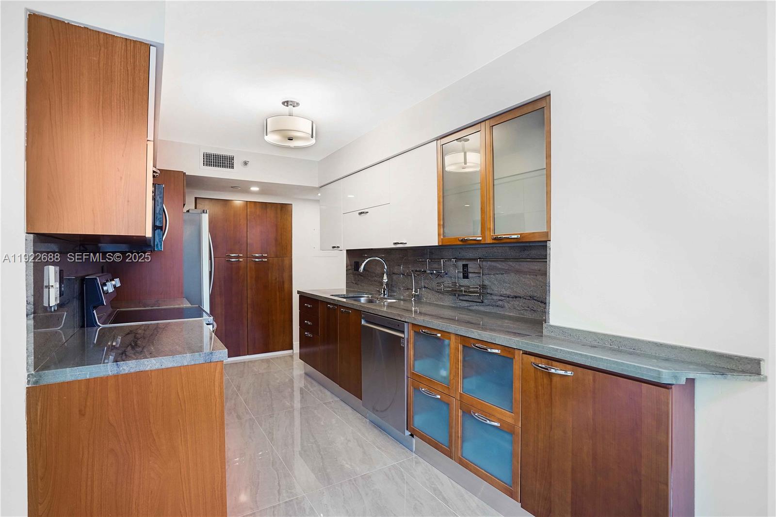 MYSTIC POINTE TOWER 400 C - Residential Lease