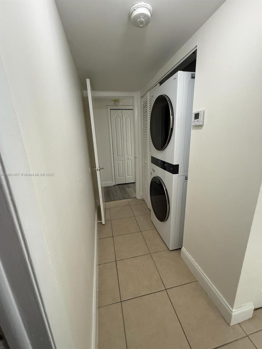 THE MEADOWS LAKE NORTH CO - Residential