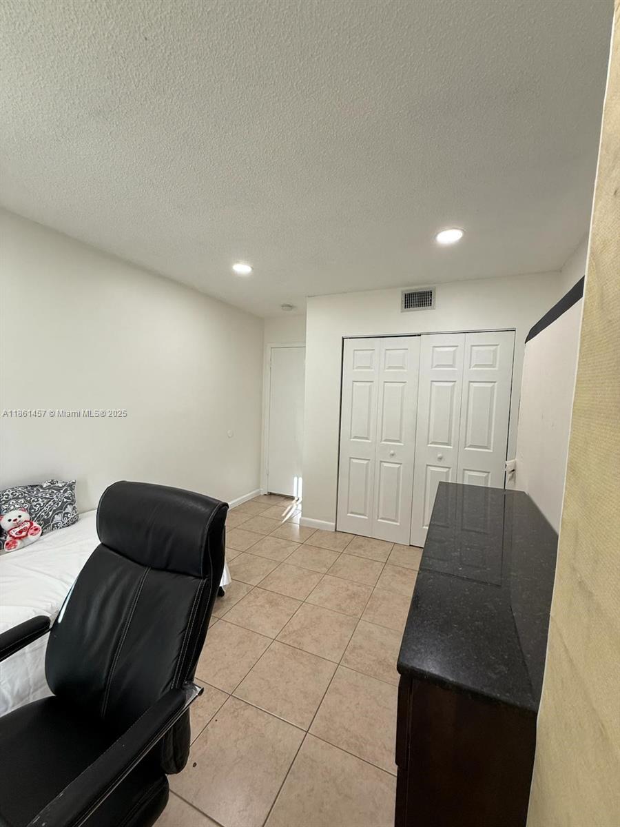 THE MEADOWS LAKE NORTH CO - Residential