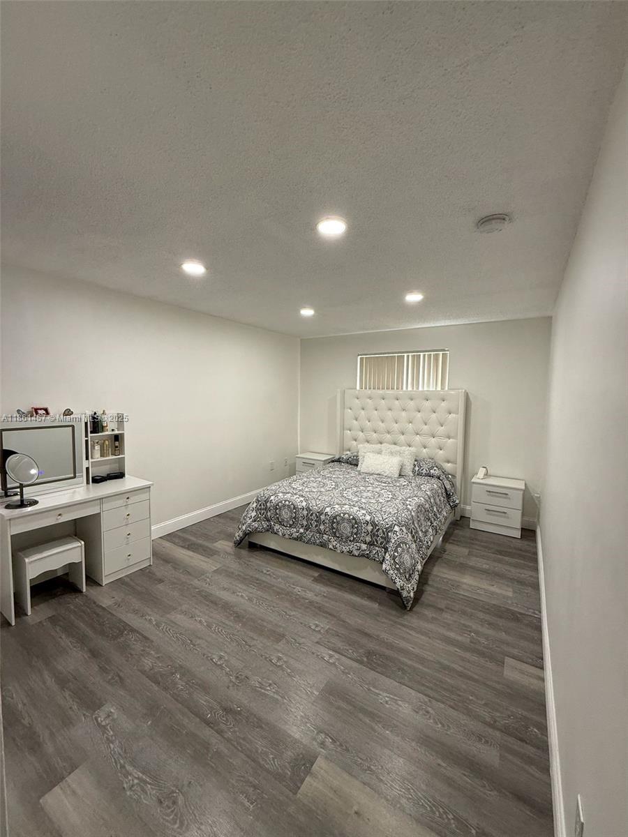 THE MEADOWS LAKE NORTH CO - Residential