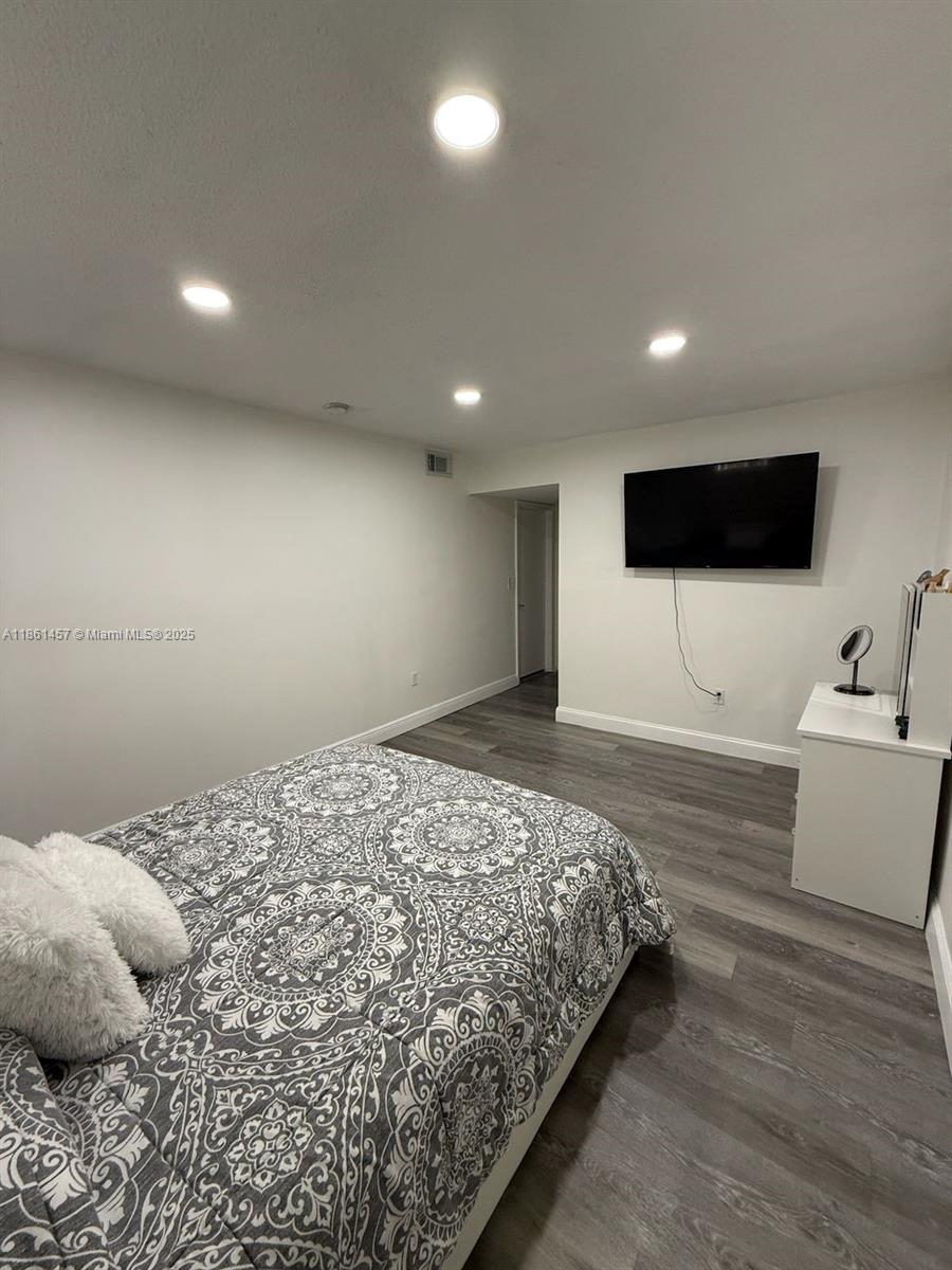 THE MEADOWS LAKE NORTH CO - Residential